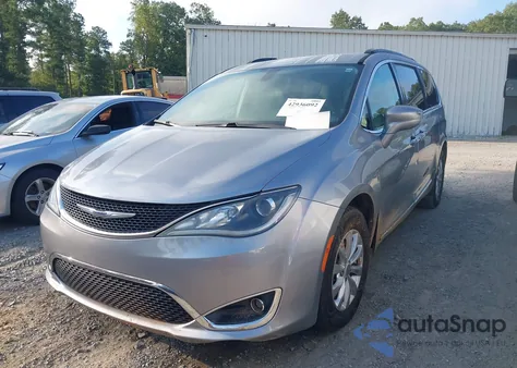 2017 Chrysler Pacifica Touring-L из США, поврежденный, VIN 2C4RC1BG6HR524009